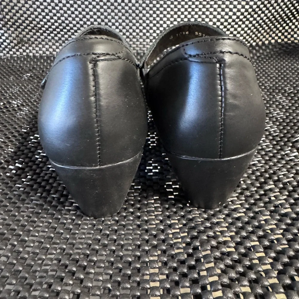 ANDREA Black Mary Jane Heels - Picture 4 of 10